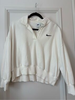 Nike 3/4 sleeve cropped polo sweatshirt size large